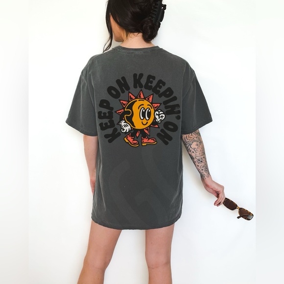 Comfort Colors Keep on Keepin’ on Retro Sunshine Graphic Tee - Picture 7 of 12